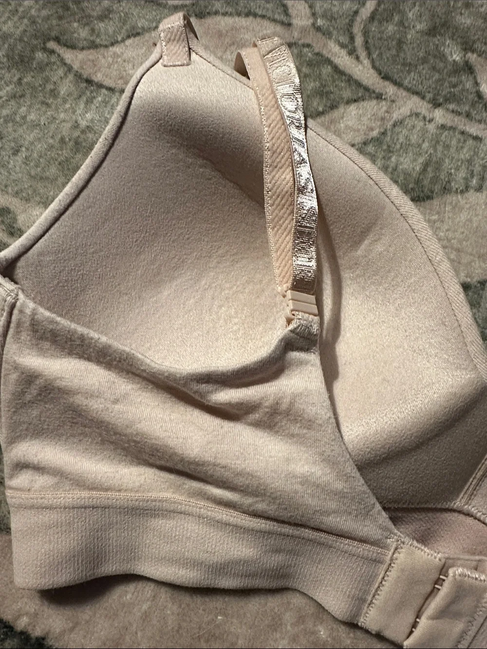 Victoria’s Secret T Shirt Lightly Lined Light Beige Wireless Bra Size 32D